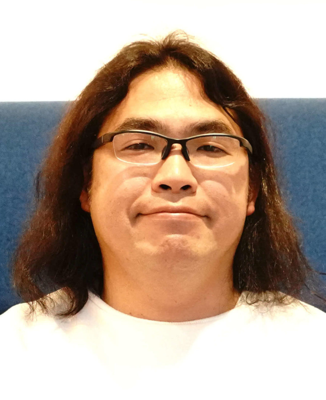 中岡創一