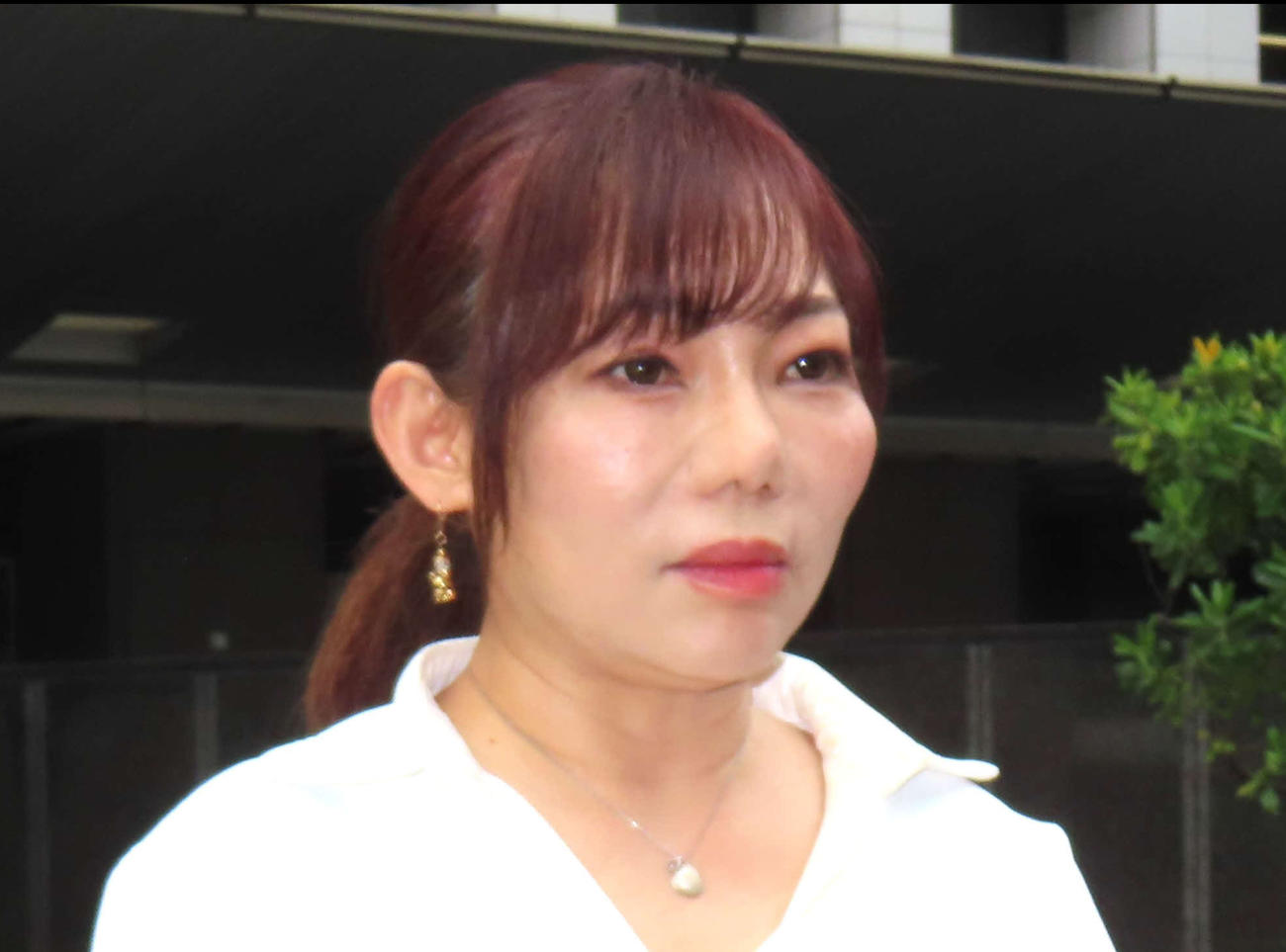 仲本工事さんの妻で歌手の三代純歌（2024年4月撮影）
