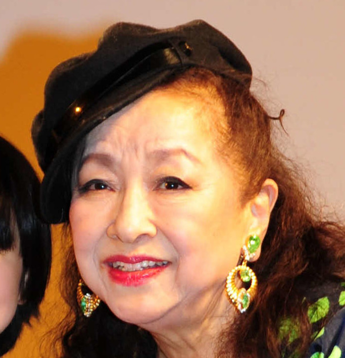冨士真奈美（19年4月撮影）