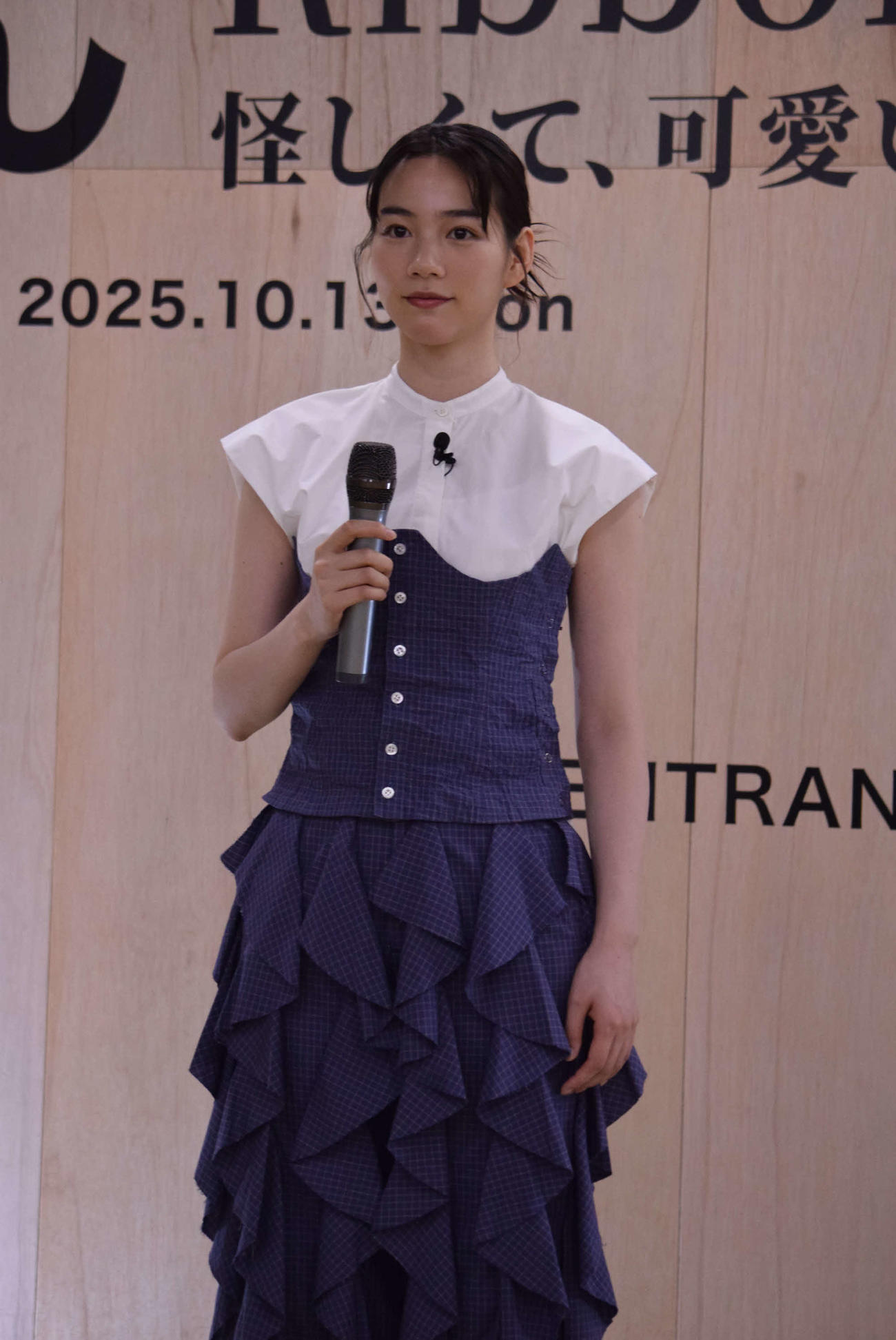 「のん　Ribbon展　怪しくて、可愛いもの。－群れる－」の先行内覧会に出席したのん（撮影・阪口孝志）
