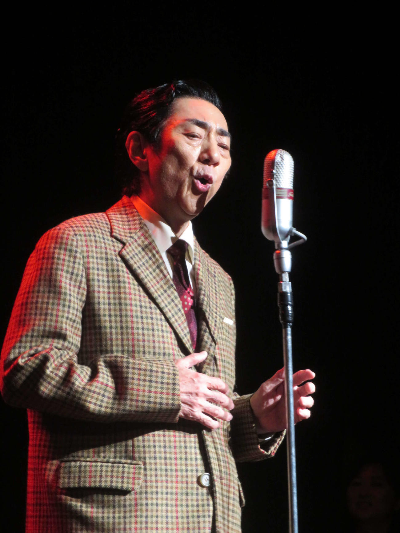 音楽劇「エノケン」制作発表会で歌を披露する市村正親（撮影・川田和博）