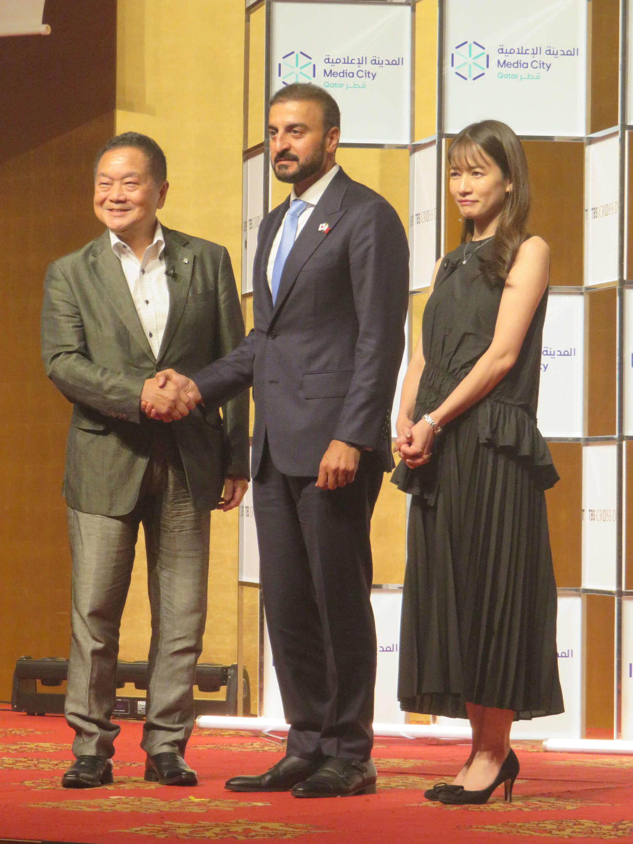 シンポジウム「日本コンテンツの未来－中東、そして世界へ」に登壇した久夛良木健氏（左）と宇内梨沙（右）