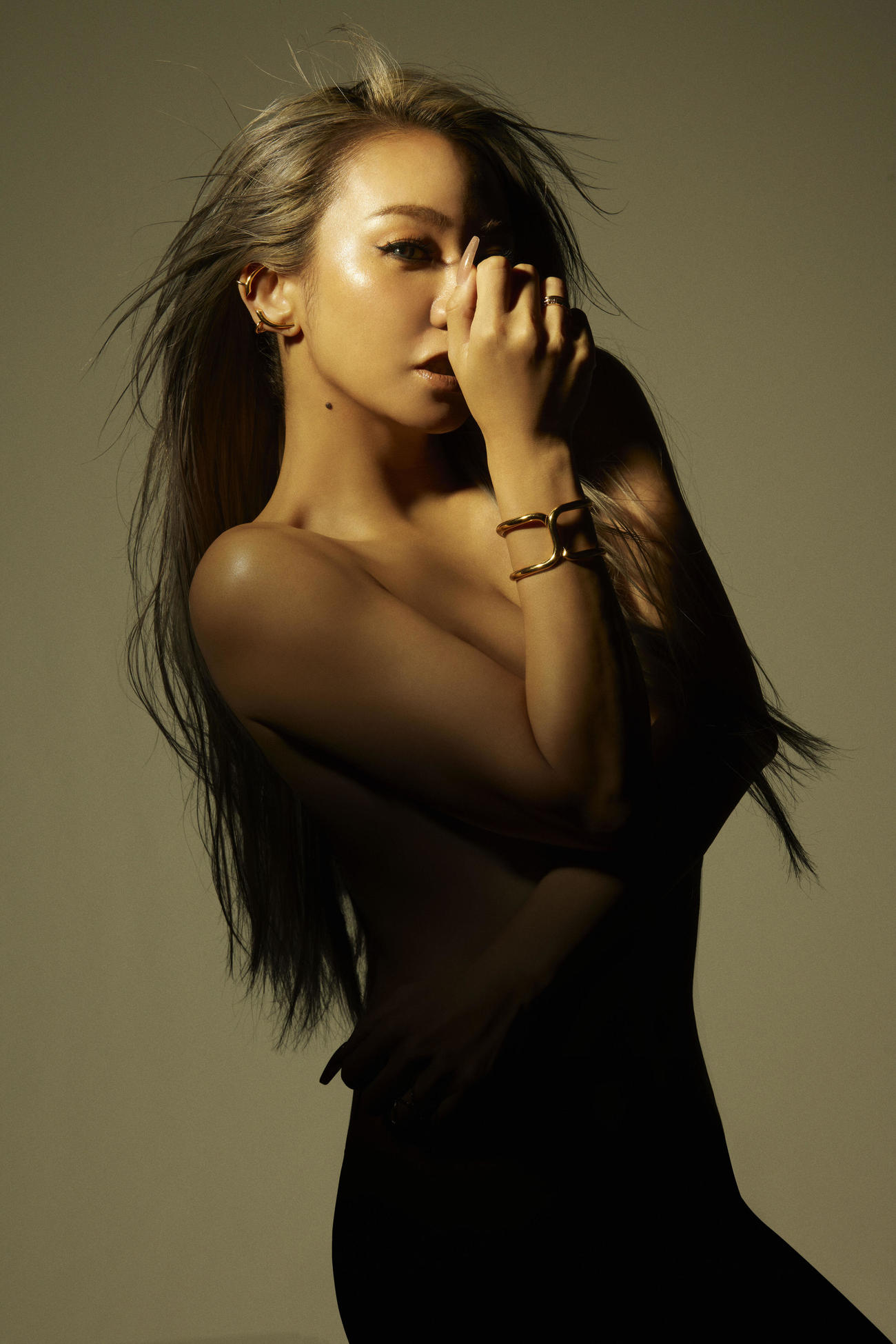 神宮球場のステージに出演する倖田來未