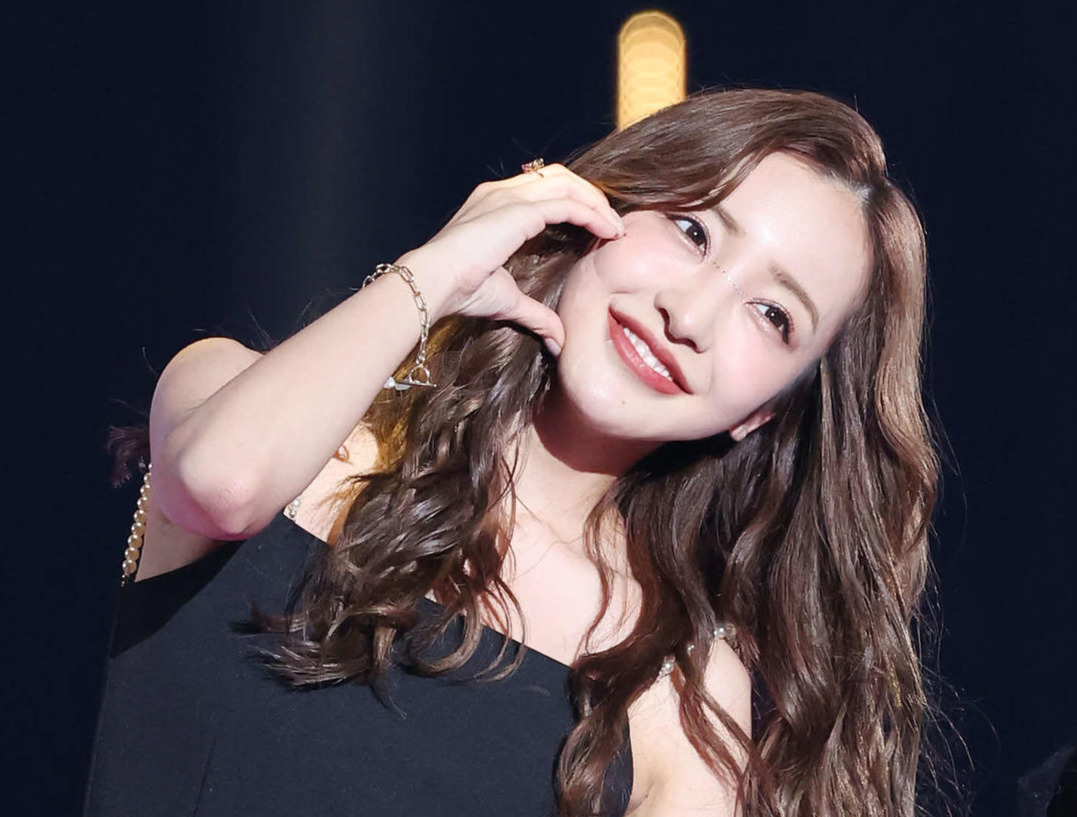 板野友美、ピンク色のキャミワンピ姿に「セクシーでドキドキ」「全部