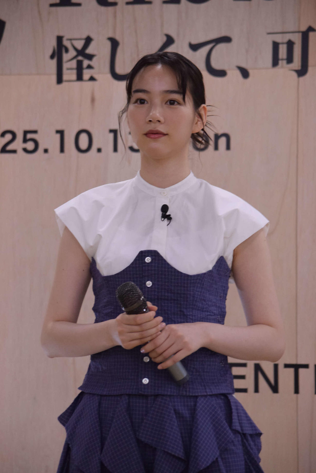 「のん　Ribbon展　怪しくて、可愛いもの。－群れる－」の先行内覧会に出席したのん（撮影・阪口孝志）