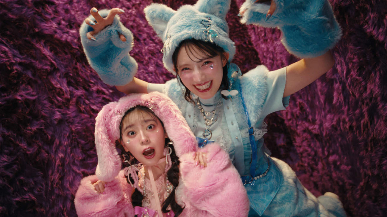 「ポケコロツイン」テレビCMに出演する坂井仁香（左）と菅田愛貴