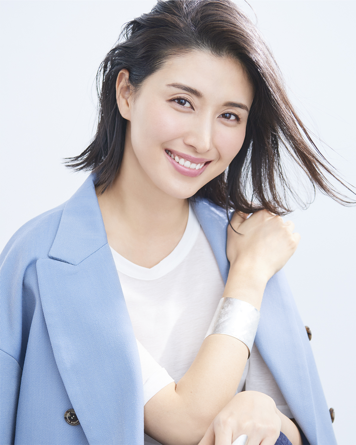 公式Youtubeチャンネル「橋本マナミCHANNEL」を開設する橋本マナミ