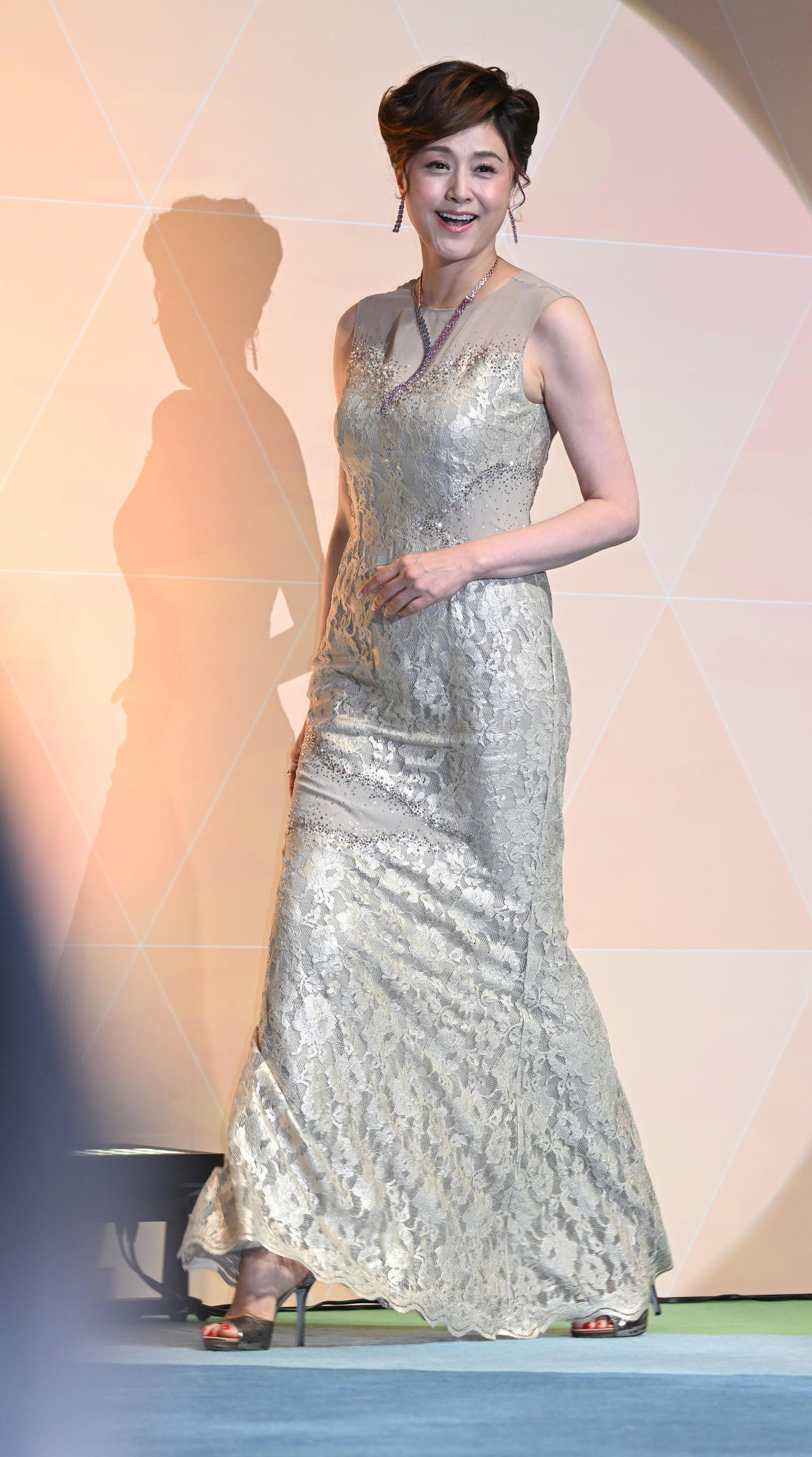 第36回日本ジュエリーベストドレッサー賞表彰式　50代部門で受賞した藤原紀香（撮影・千葉一成）