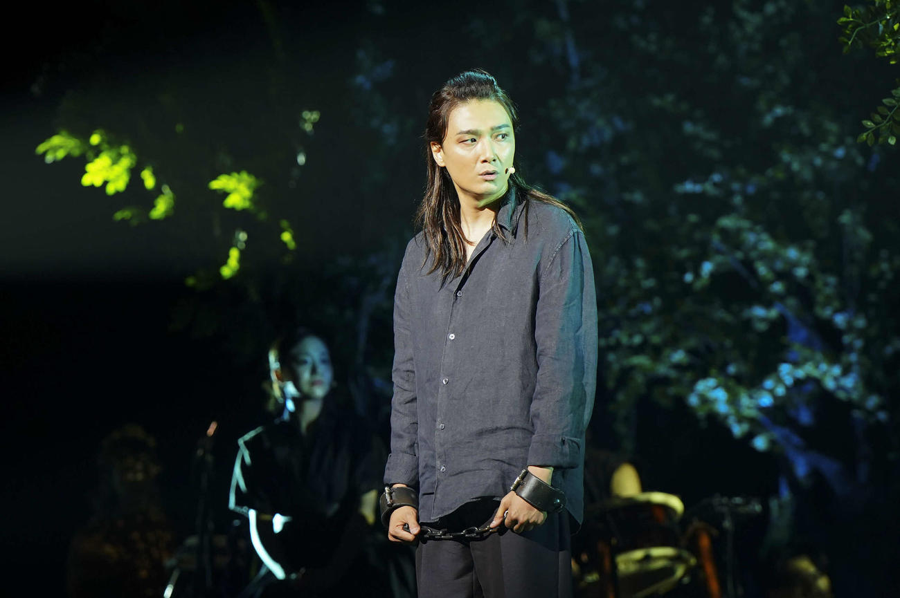 「ミュージカル『ナイツ・テイル　－騎士物語－』ARENA LIVE」ゲネプロステージに立つ井上芳雄