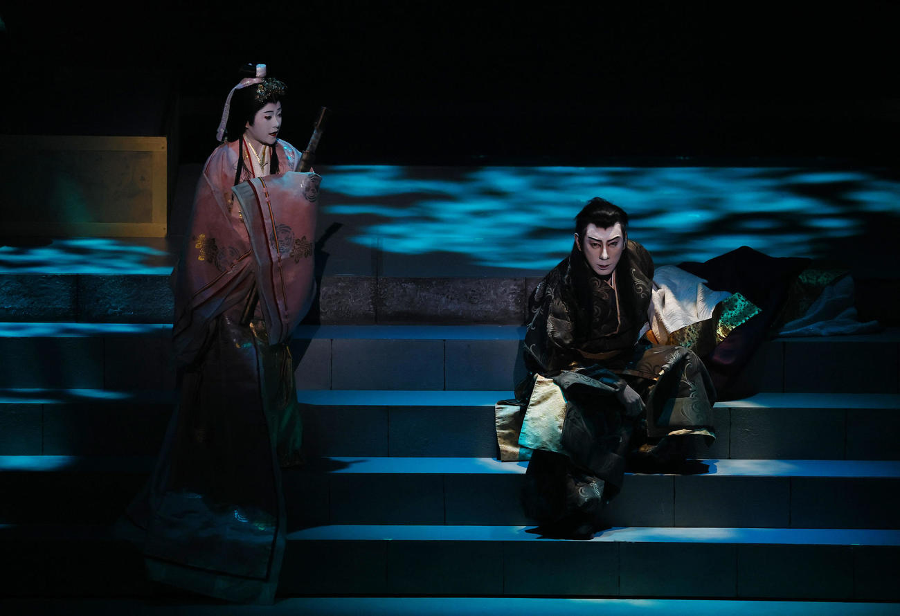 JAPAN THEATER　「SEIMEI」の万博スペシャルバージョンを披露する市川團十郎と長女・市川ぼたん（撮影・藤尾明華）