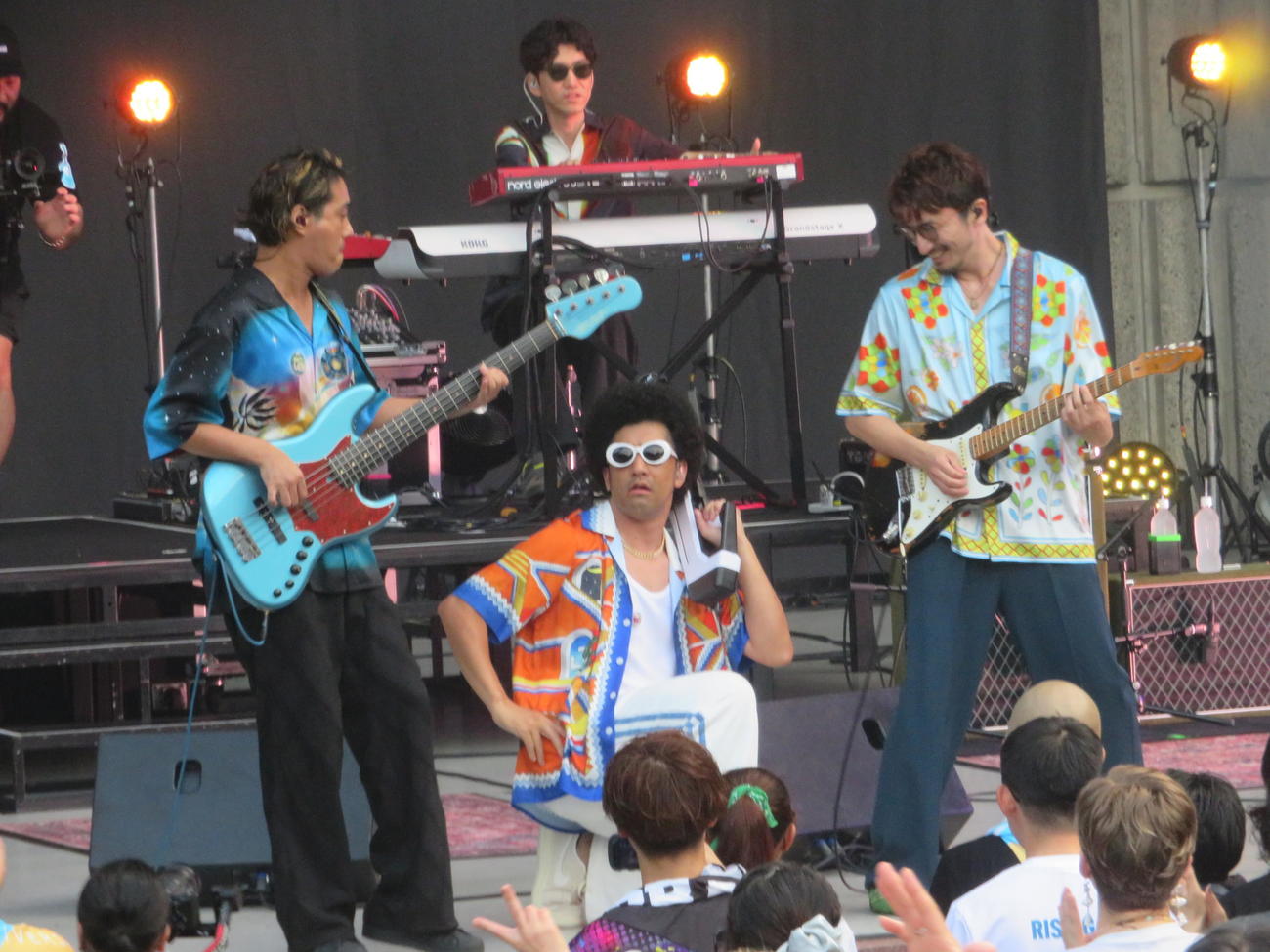 バンド結成15周年記念ワンマンライブ「SUMMER SUMMER at HIBIYA YAON」を行ったBRADIO。左から酒井亮輔、真行寺貴秋、大山聡一（撮影・川田和博）
