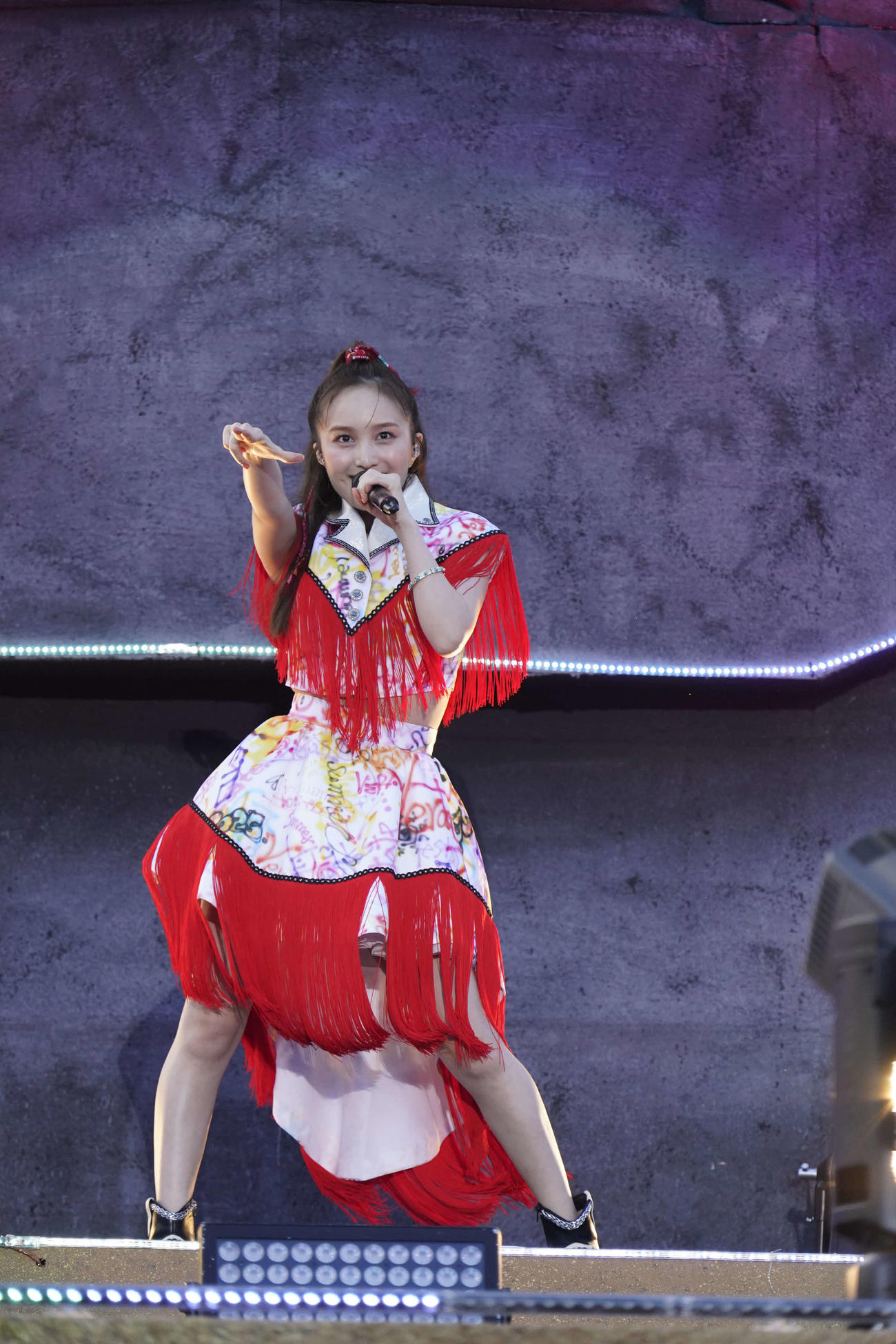 「ハマの夜祭り番長襲名記念　ももクロ夏のバカ騒ぎ2025 in横浜スタジアム」を行ったももいろクローバーZの百田夏菜子（C）キングレコード