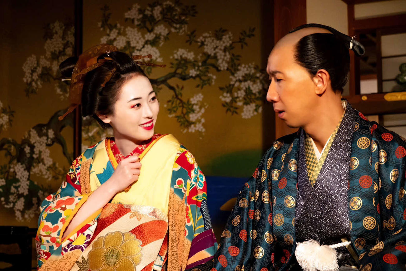NHK大河ドラマ「べらぼう～蔦重栄華乃夢噺～」で花魁の誰袖を演じる福原遥（左）