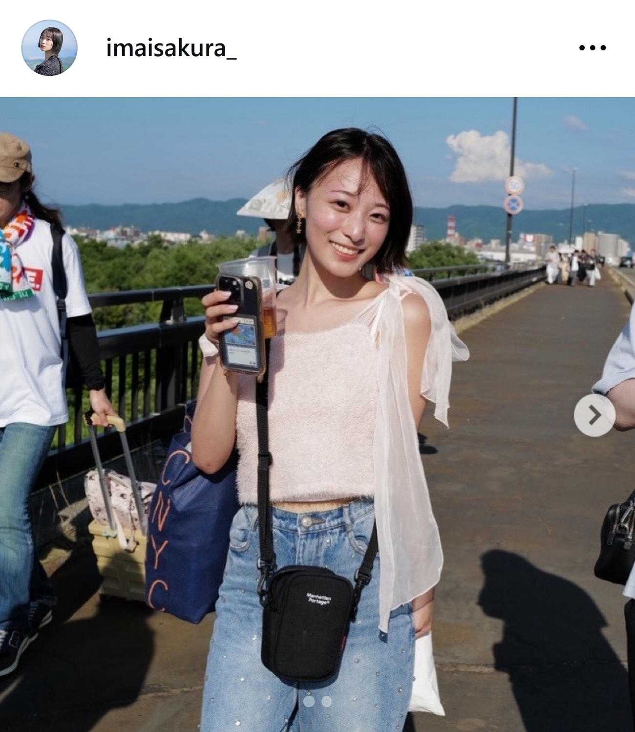 白ニットキャミ姿の今井春花さん（今井春花さんのインスタグラムから）