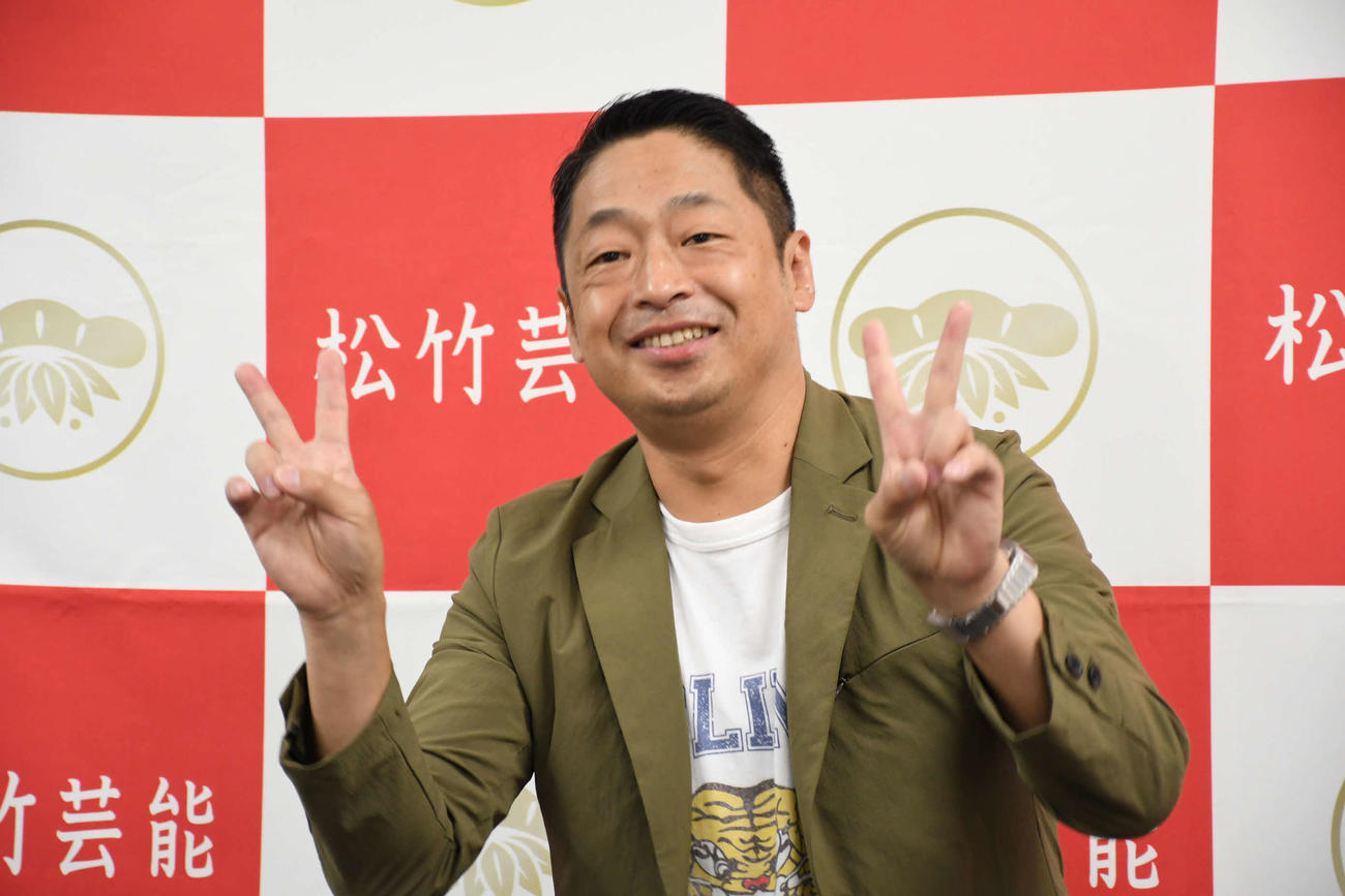 芸歴30周年記念ライブを行う団長安田（撮影・阪口孝志）