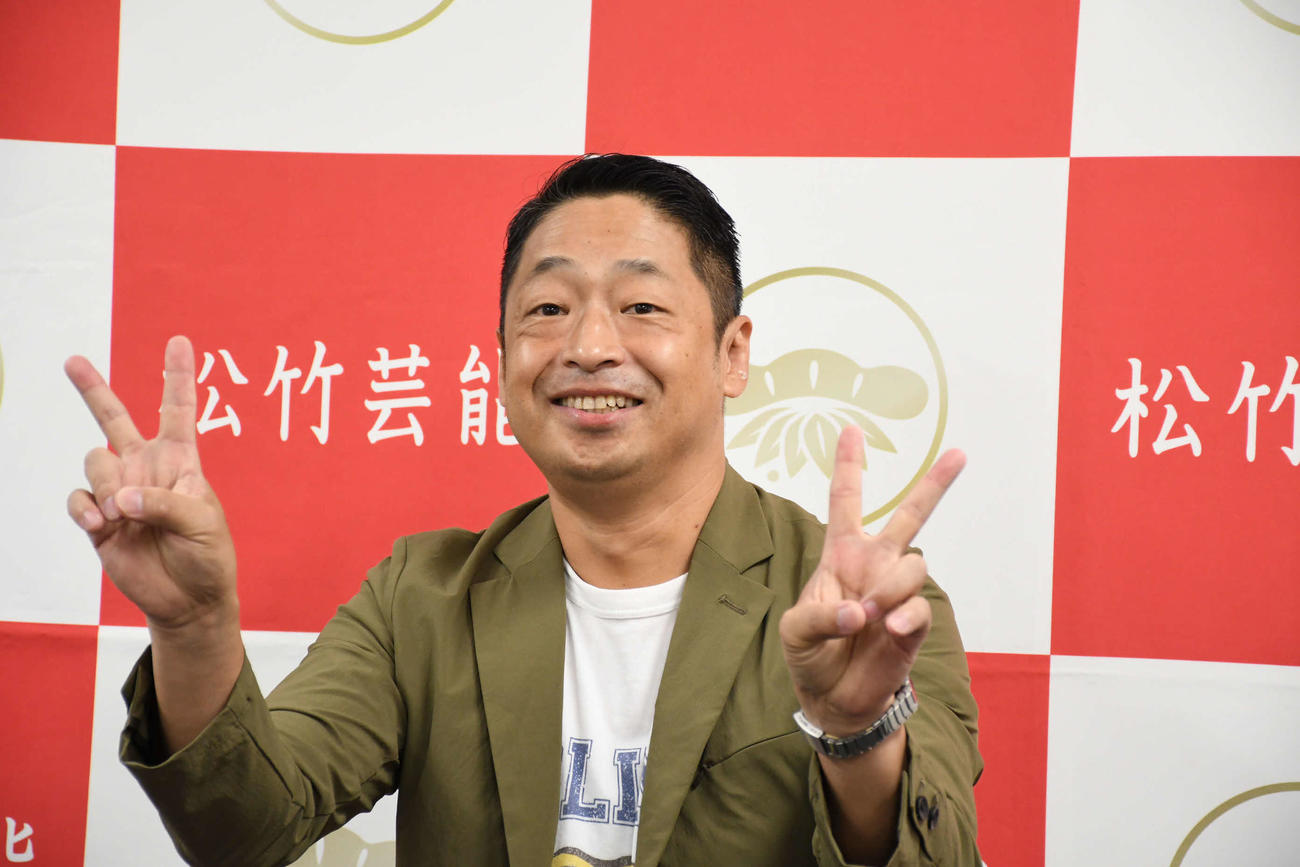 芸歴30周年記念ライブを行う団長安田（撮影・阪口孝志）