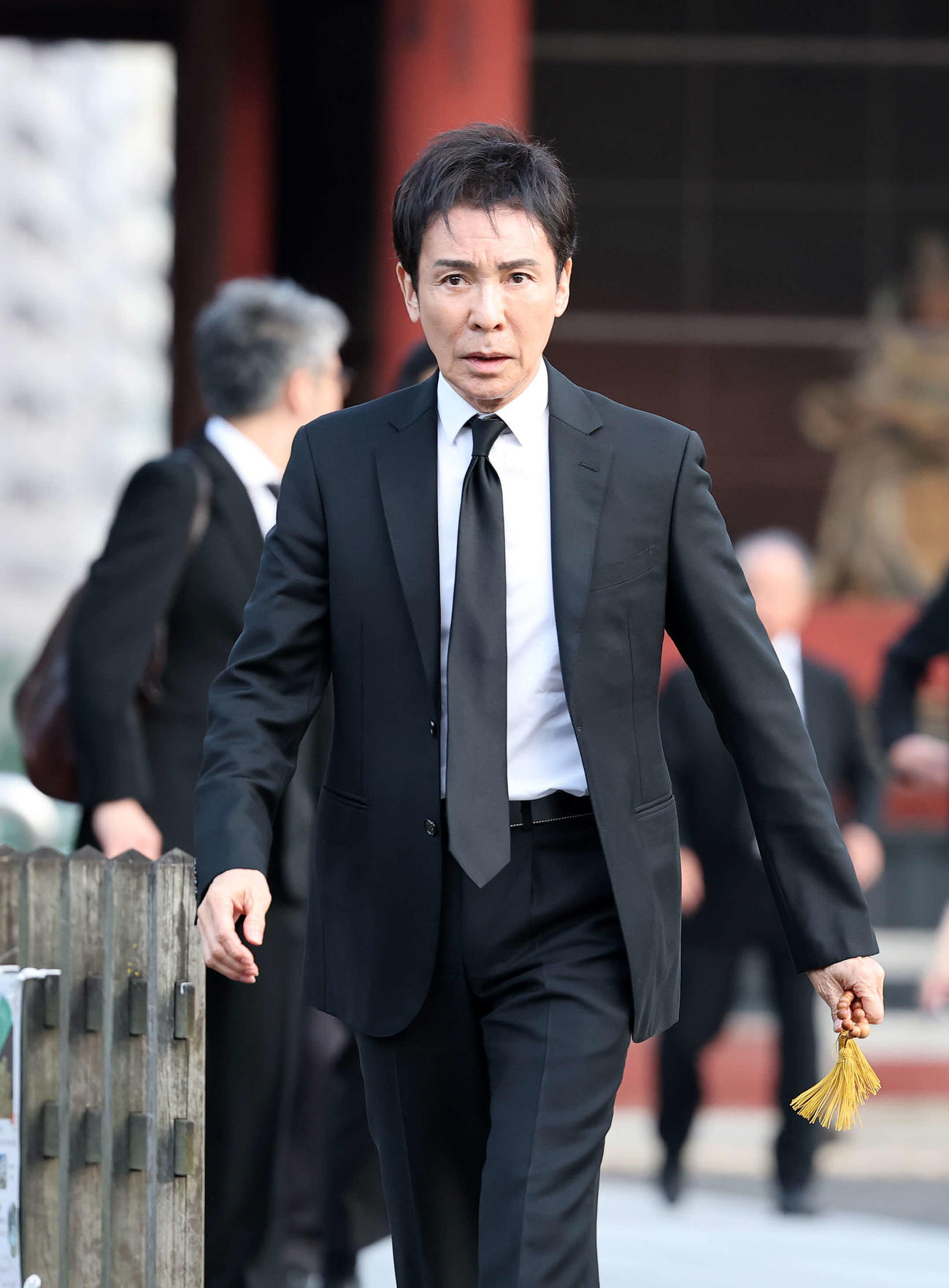 ケイダッシュ川村龍夫代表取締役会長の通夜に訪れた郷ひろみ（撮影・鈴木正人）