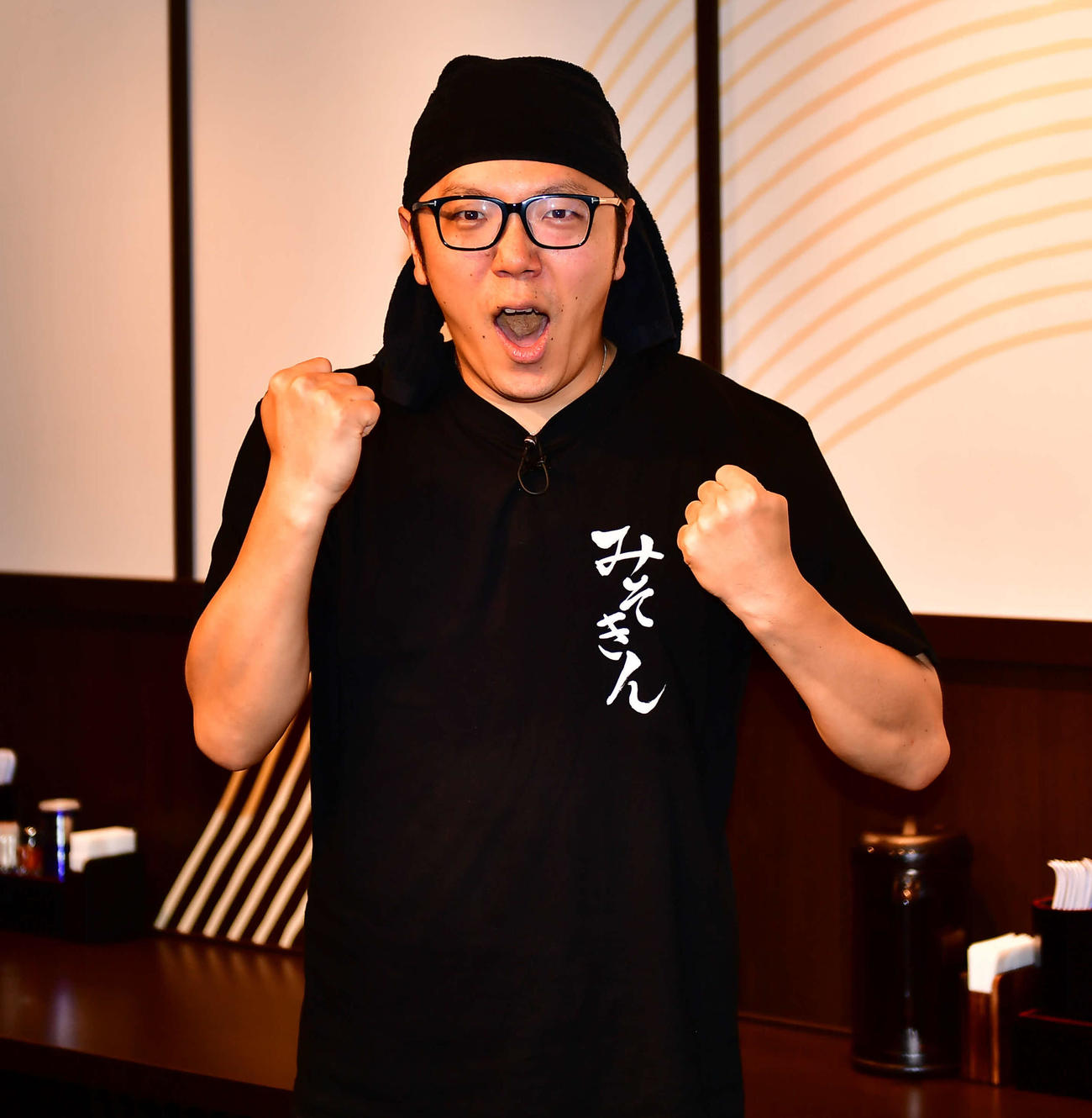 ラーメン屋「みそきん」開店記念イベントに登壇したHIKAKIN（撮影・松尾幸之介）