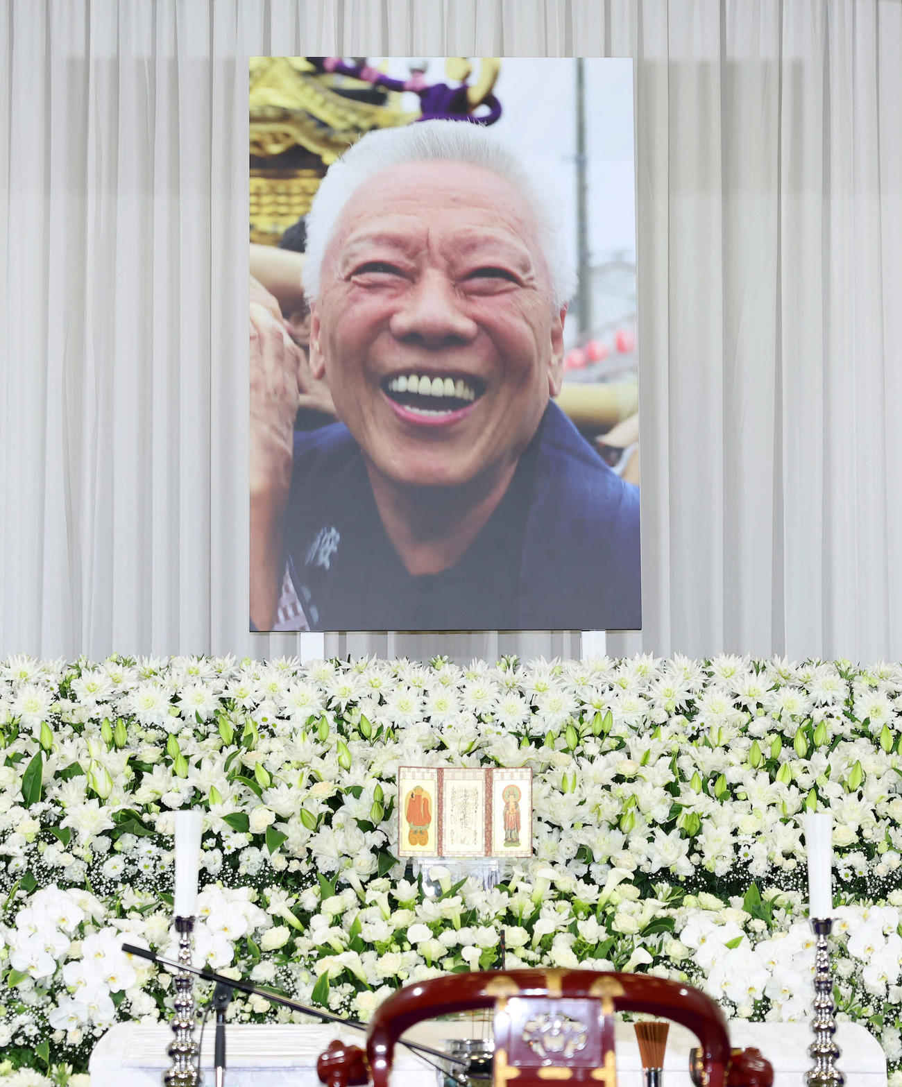 ケイダッシュ川村龍夫代表取締役会長の祭壇（撮影・鈴木正人）