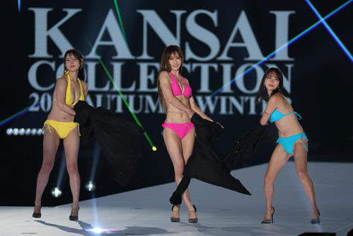 関西コレクションに出演した、左から白川愛梨、熊田曜子、平井こと（撮影・宮崎幸一)