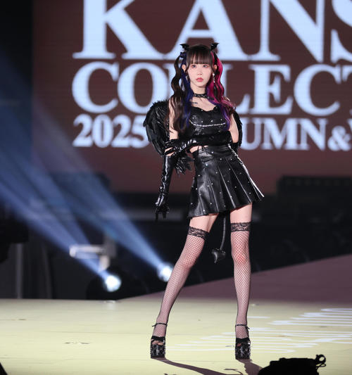 関西コレクションに出演したゆりにゃ（撮影・宮崎幸一)
