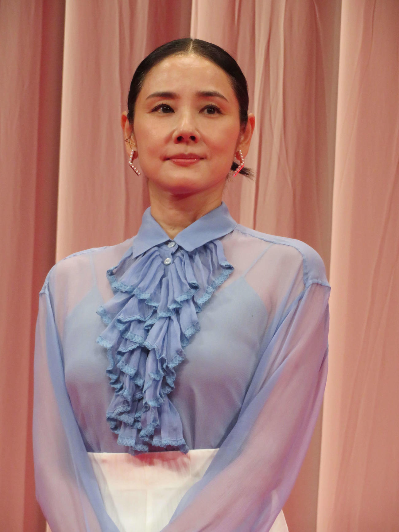 映画「遠い山なみの光」完成披露舞台あいさつに出席した吉田羊（撮影・村上幸将）