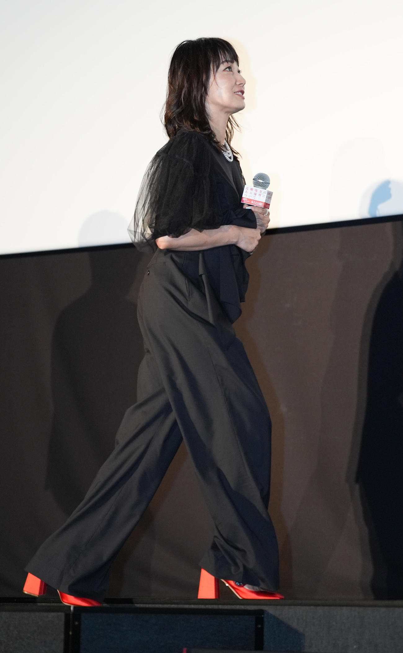 映画「近畿地方のある場所について」初日舞台あいさつに登壇した菅野美穂（撮影・鈴木みどり）