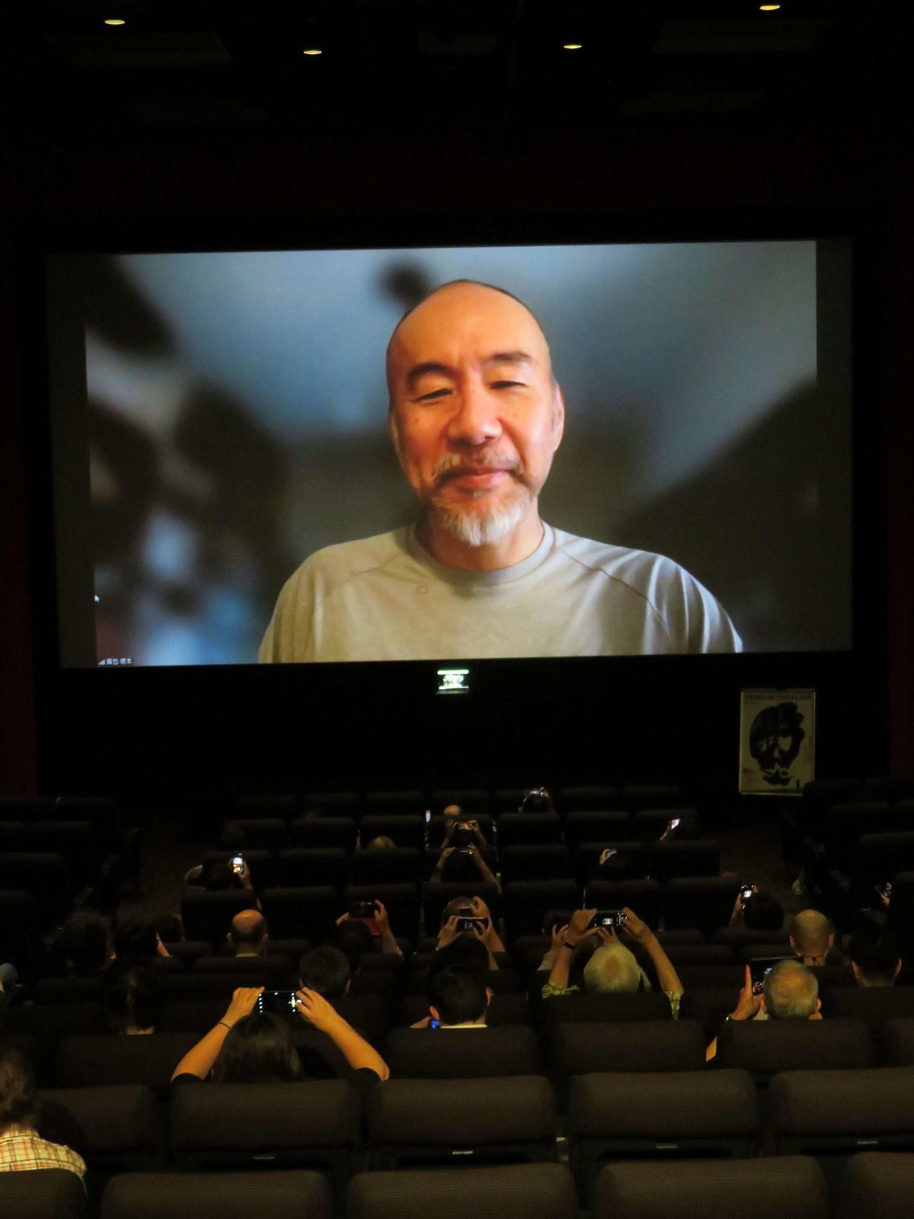 映画「野火」4K初上映後トークイベントにリモートで参加した塚本晋也監督（撮影・村上幸将）