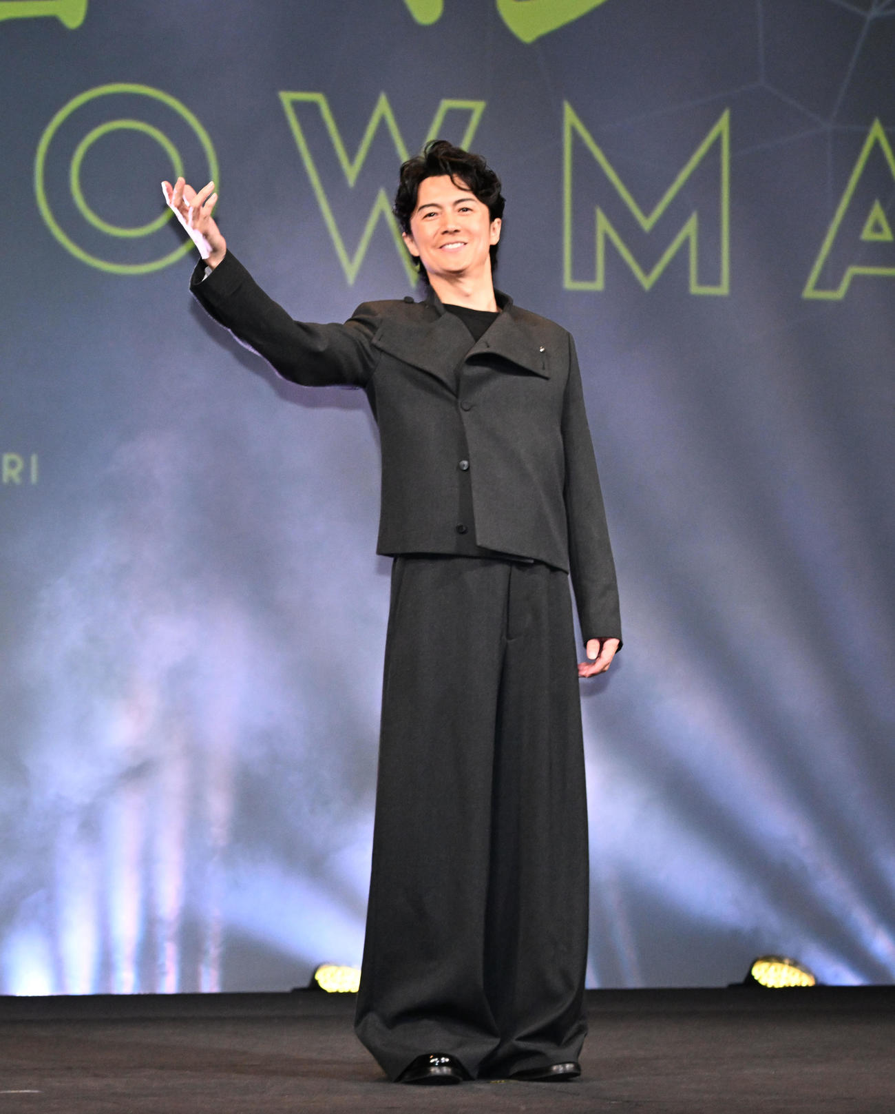 映画「ブラック・ショーマン」完成報告会に登場した福山雅治（撮影・千葉一成）