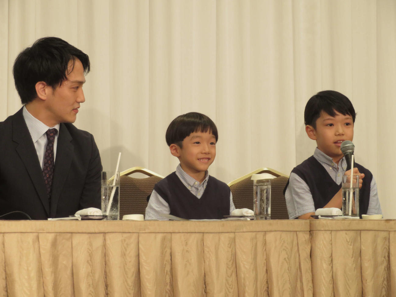 都内で「松竹大歌舞伎」制作発表記者会見に出席した（左から）中村歌昇、中村秀乃介、中村種太郎