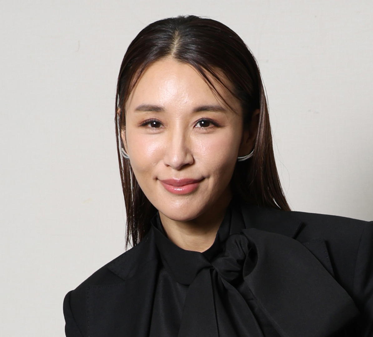 鈴木紗理奈（2023年12月撮影）