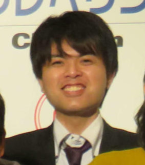 三日月マンハッタンの仲嶺巧（2015年11月撮影）