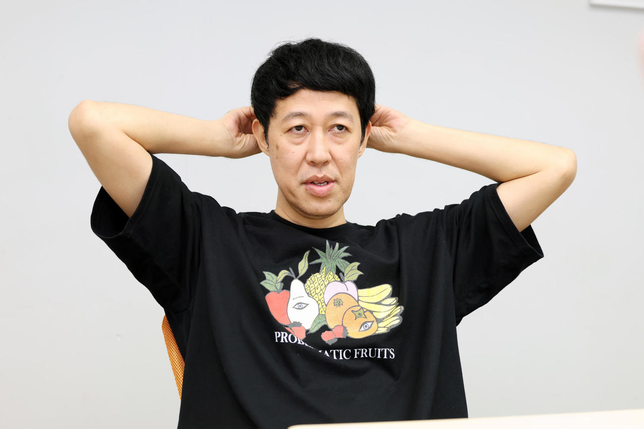 インタビューでは独特の語り口の小籔千豊（撮影・前田充）