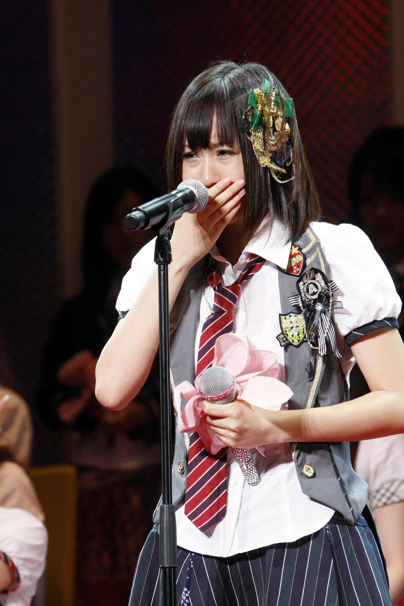 第1回AKB48選抜総選挙　涙を流してスピーチする前田敦子（2009年撮影）