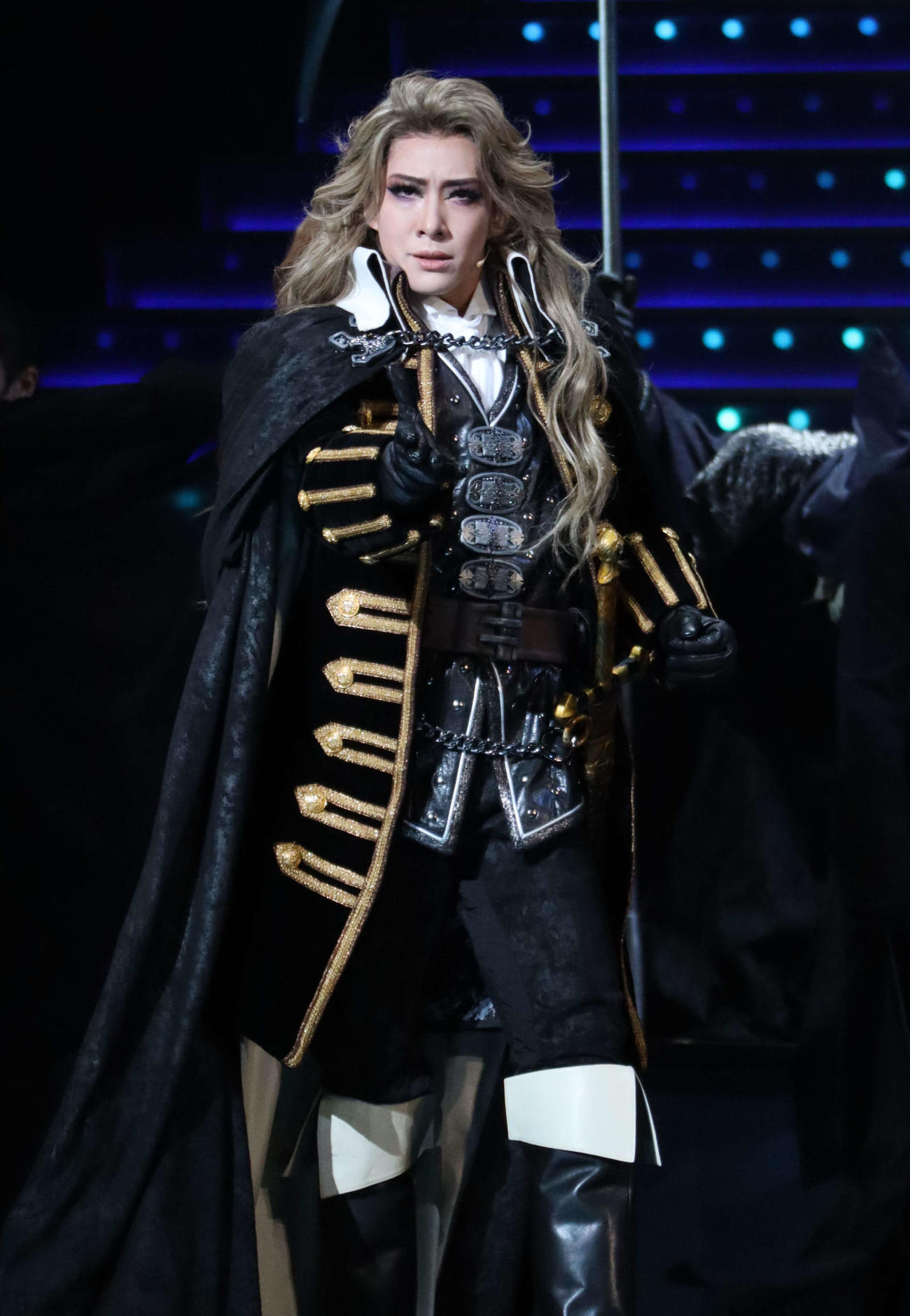 花組公演「悪魔城ドラキュラ～月下の覚醒～」に主演するトップ永久輝せあ