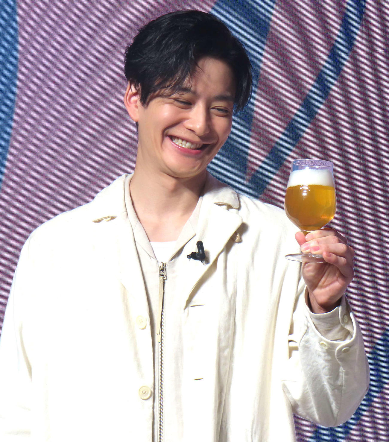 岡田将生（2025年4月撮影）