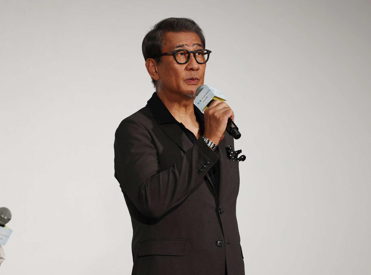 初日舞台あいさつで話をする中井貴一（撮影・増田悦実）