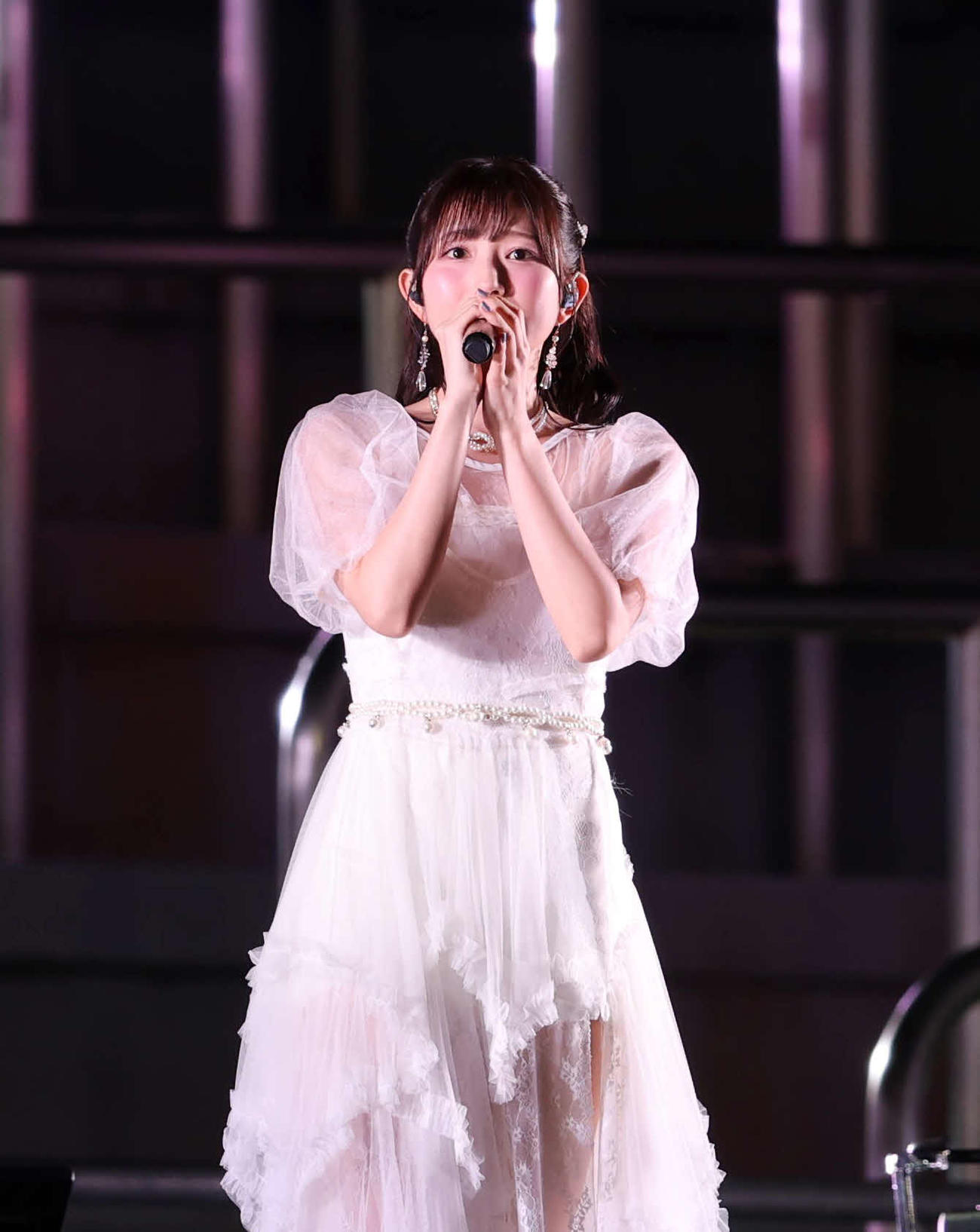 秩父宮ラグビー場でのライブに登場した青山なぎさ（撮影・増田悦実）