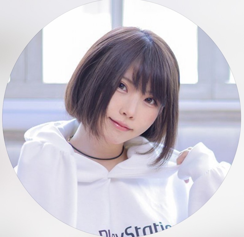 えなこのインスタグラムから