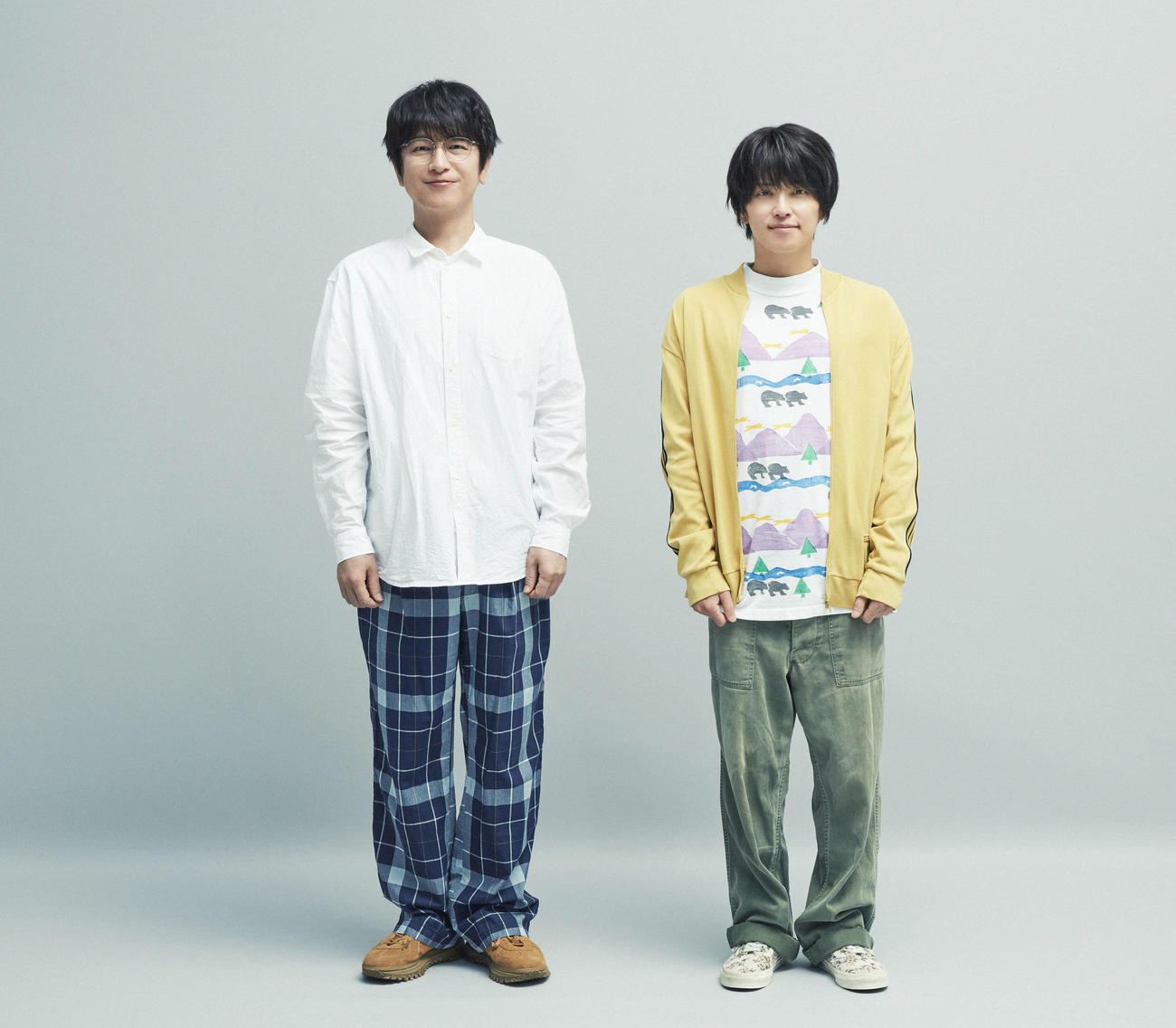 日本テレビ系「ぼくたちん家」に出演する及川光博（左）と手越祐也