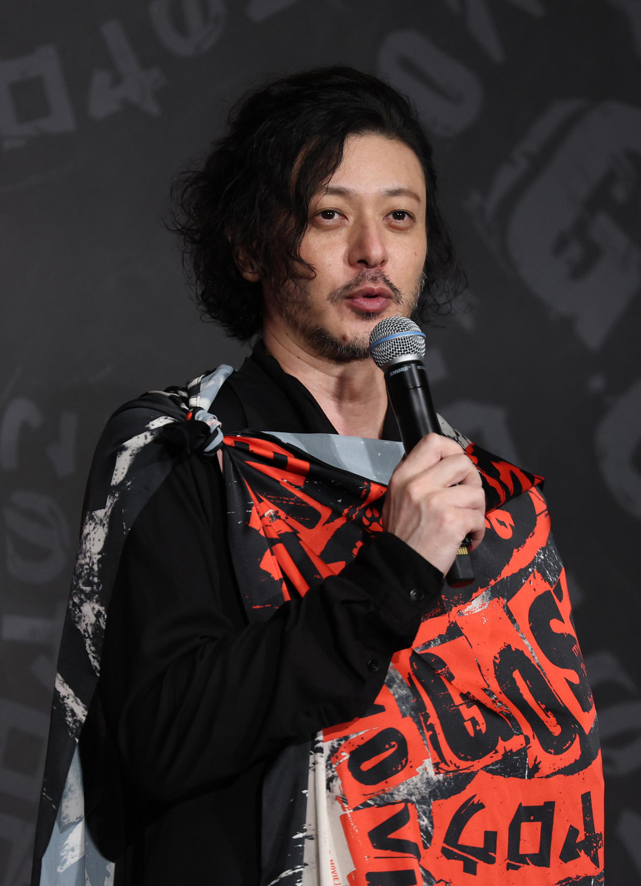 「THE　オリバーな犬、（Gosh！！）このヤロウ　MOVIE」完成披露試写会舞台あいさつを行ったオダギリジョー監督（撮影・野上伸悟）