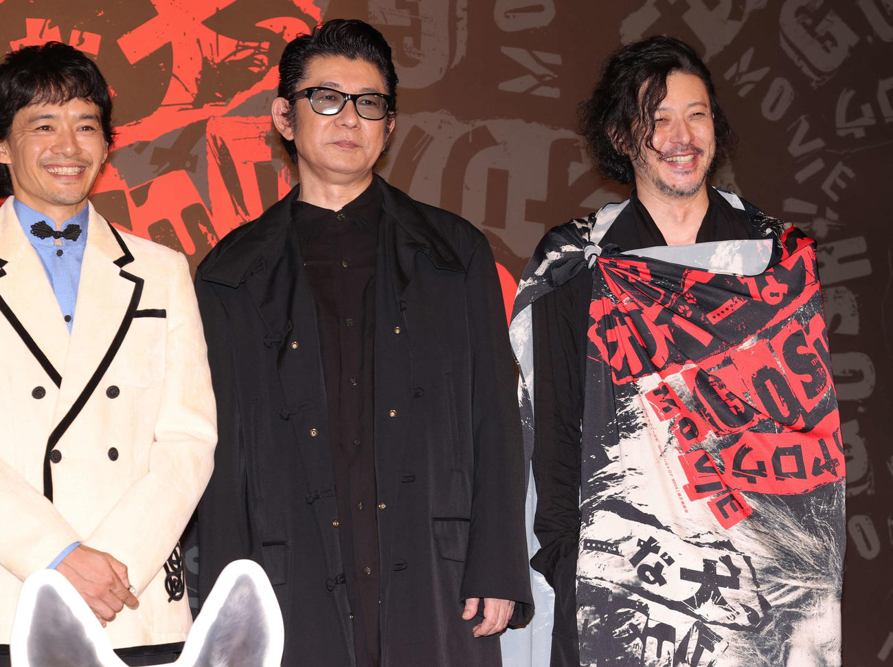 「THE　オリバーな犬、（Gosh！！）このヤロウ　MOVIE」完成披露試写会舞台あいさつを行った、左から池松壮亮、永瀬正敏、オダギリジョー監督（撮影・野上伸悟）