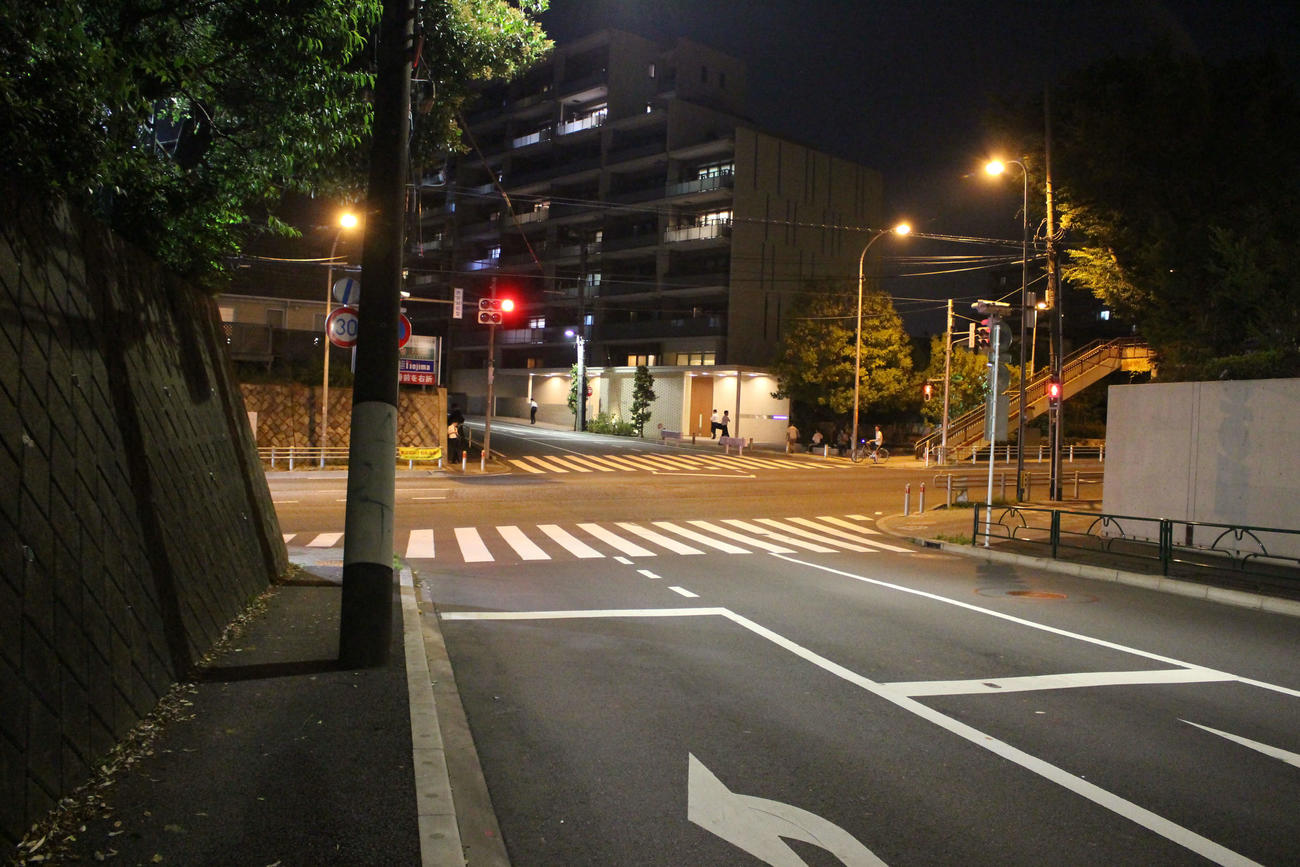 事故現場の東京・調布市内の交差点