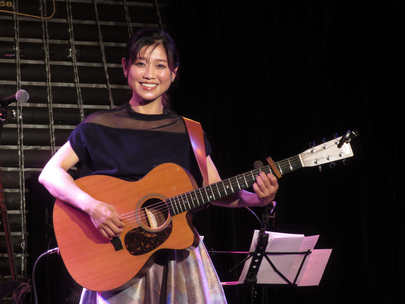 新曲「秋萌え」リリース記念ライブを開催した川野夏美