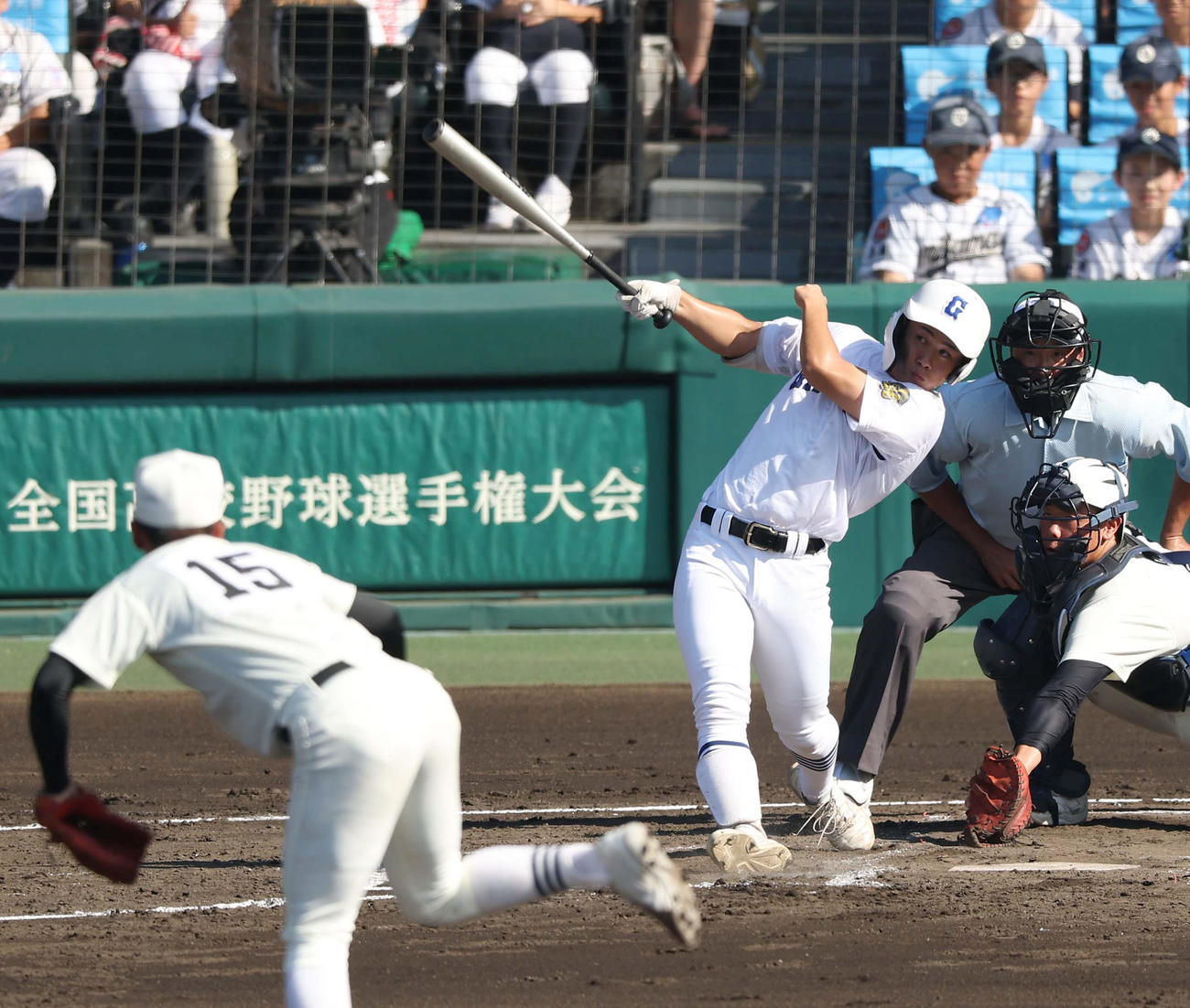 日大三対県岐阜商　2回裏県岐阜商無死一、三塁、横山は同点犠飛を放つ（撮影・上田博志）