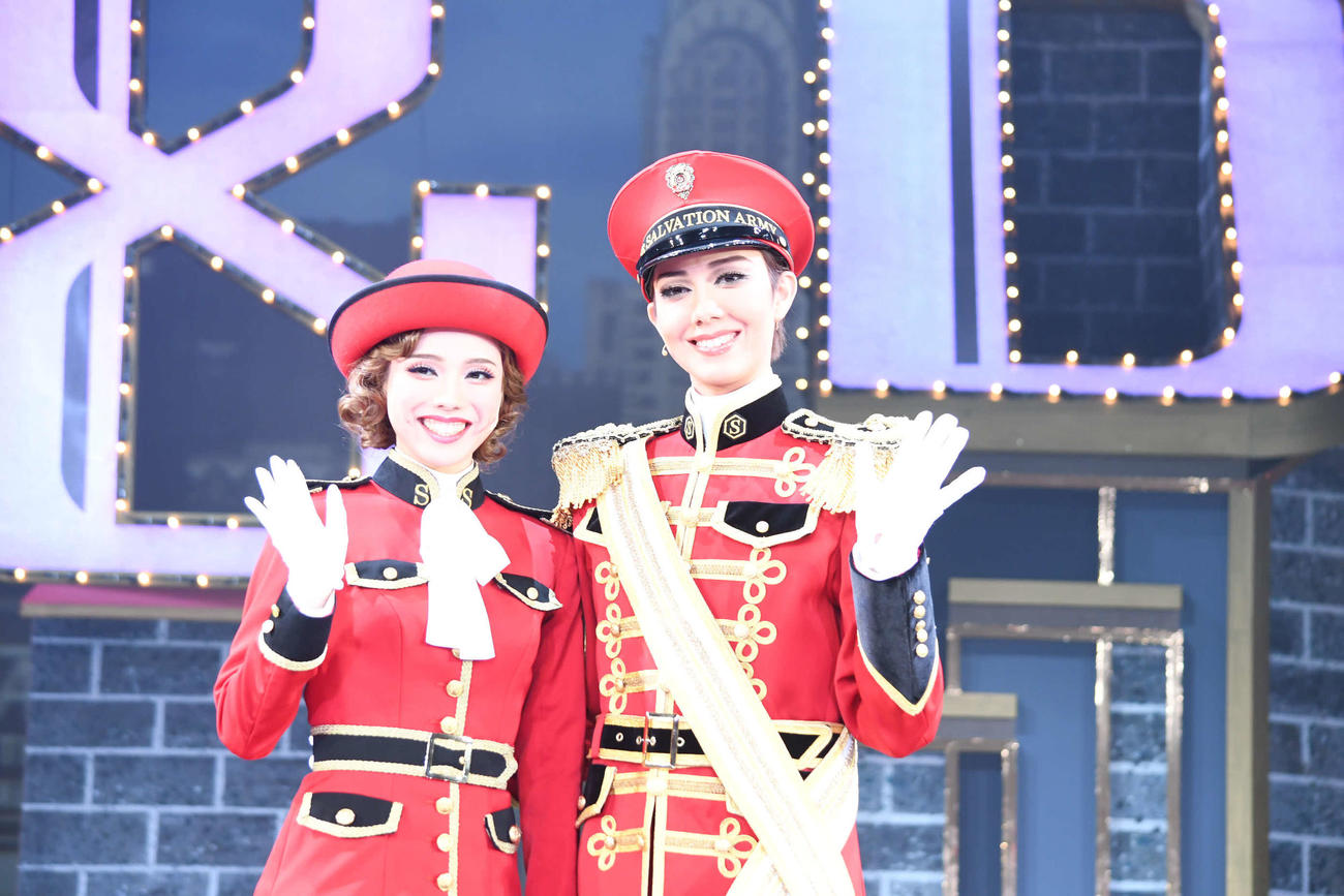 「GUYS AND DOLLS」新人公演で主演を務めた雅耀（右）とヒロインを務めた帆華なつ海（撮影・阪口孝志）