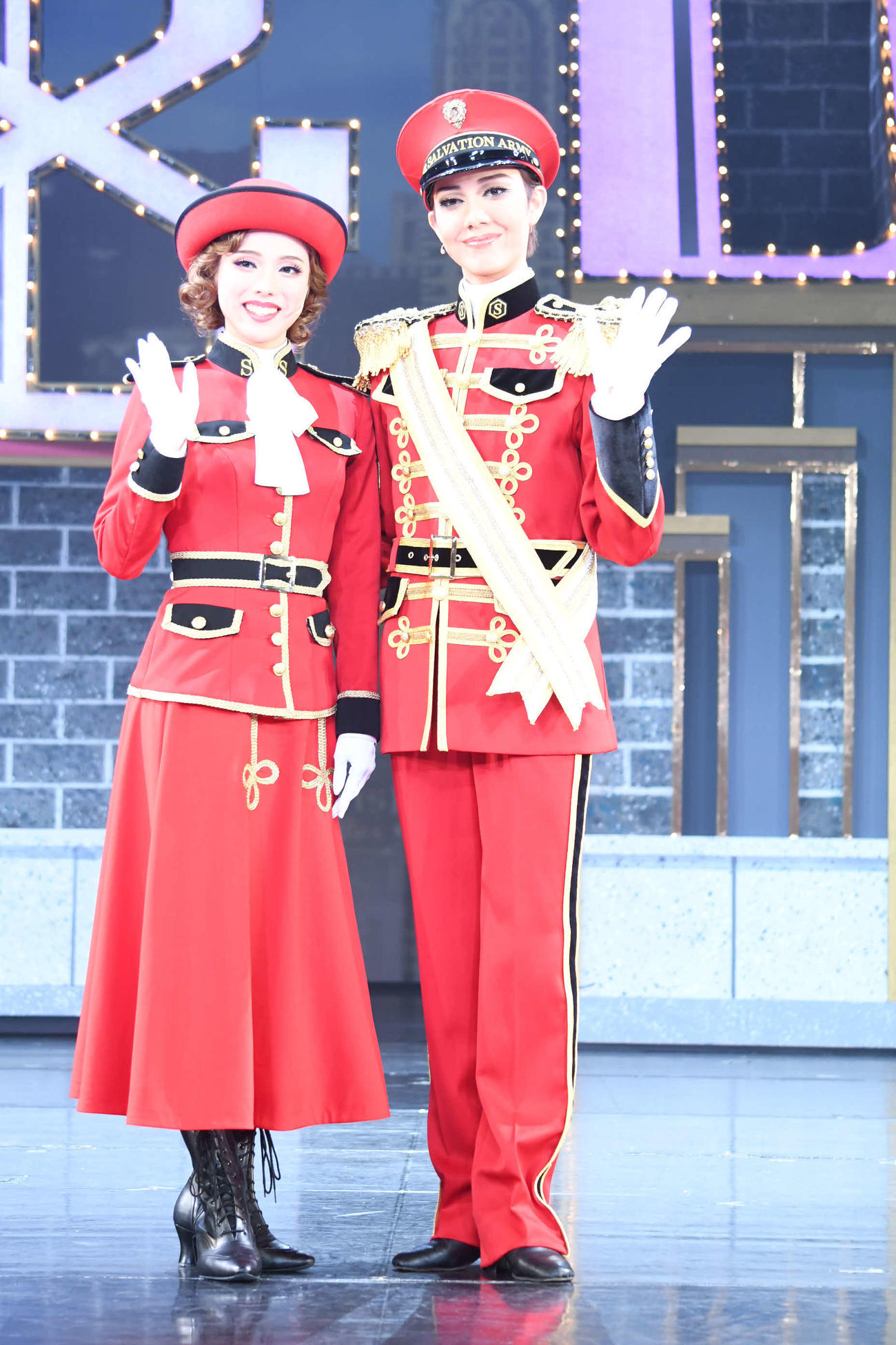 「GUYS AND DOLLS」新人公演で主演を務めた雅耀（右）とヒロインを務めた帆華なつ海（撮影・阪口孝志）