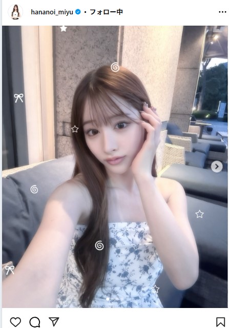 デコルテ大胆露出姿（花乃衣美優のインスタグラムから）