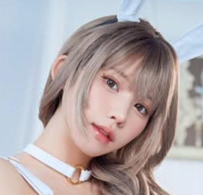 えなこのインスタグラムから