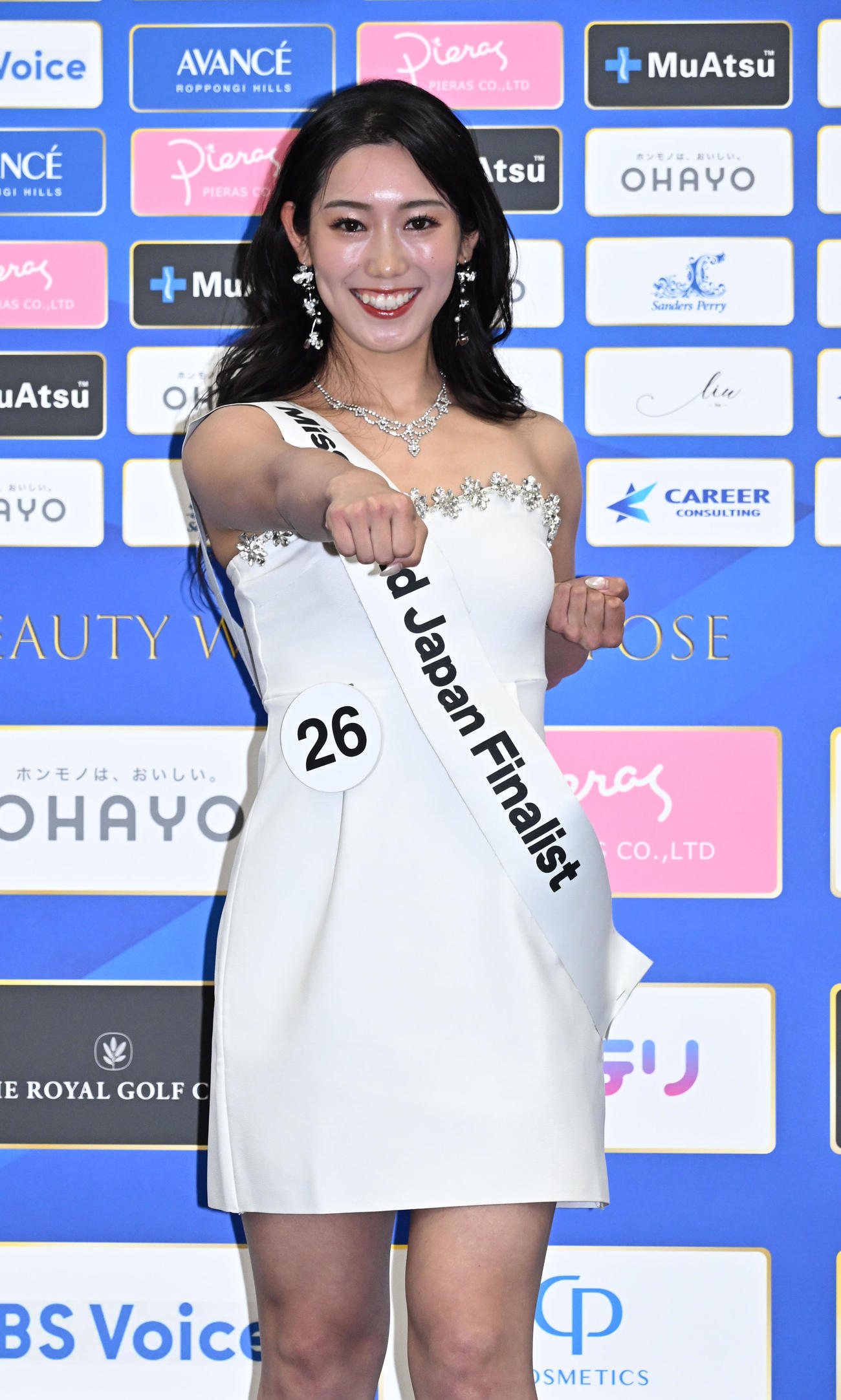 「ミス・ワールド2025」ファイナリストの田中利奈さん。得意の空手ポーズを披露（撮影・千葉一成）
